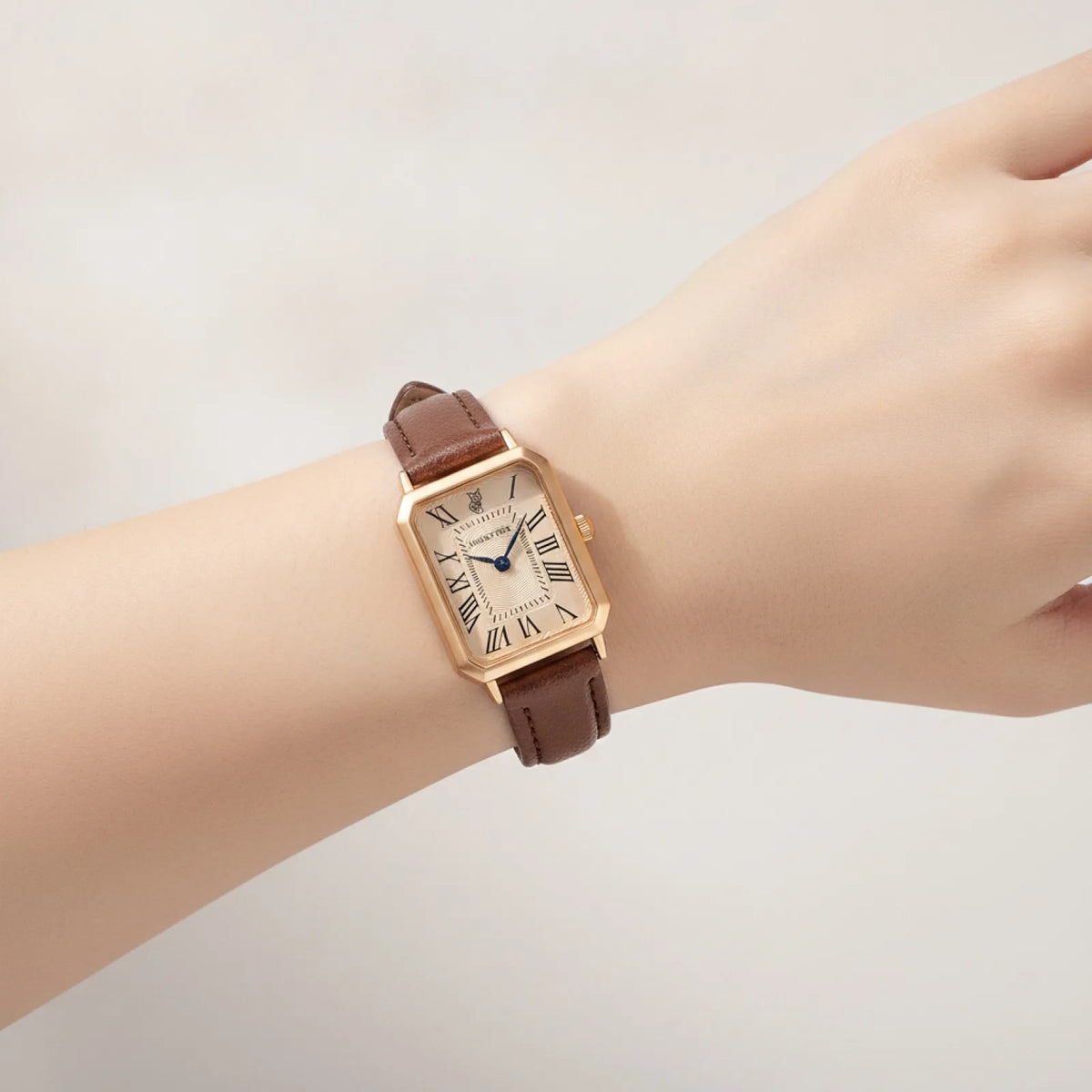 Montre Carrée Rétro Cuir Femme
